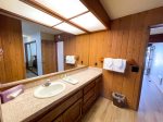 Mammoth Condo Rental Arrowhead 4: Downstairs Primary Bathroom